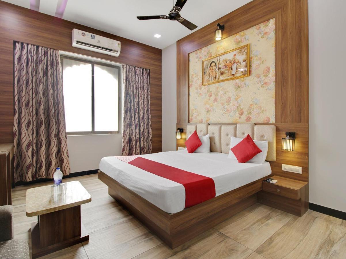 Oyo Flagship 75488 Royal Grand Inn Noida Buitenkant foto